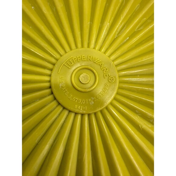 Vintage Tupperware Replacement Lid Starburst Servalier Square Avocado Green 841 - Picture 3 of 4
